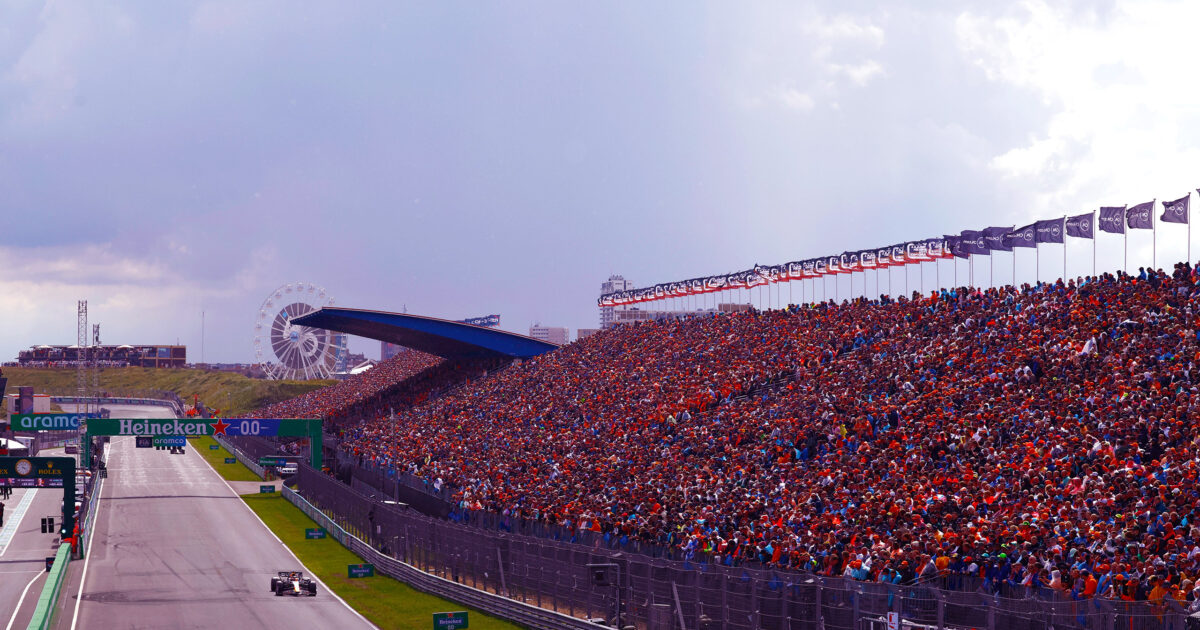 Formula 1® は何時に始まりますか…