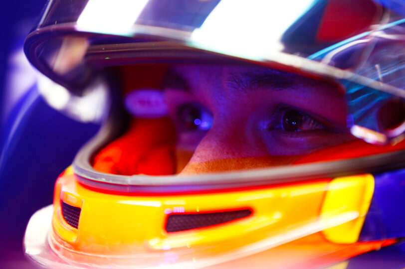 FOR DP20 Alex Albon in garage helmet 2020