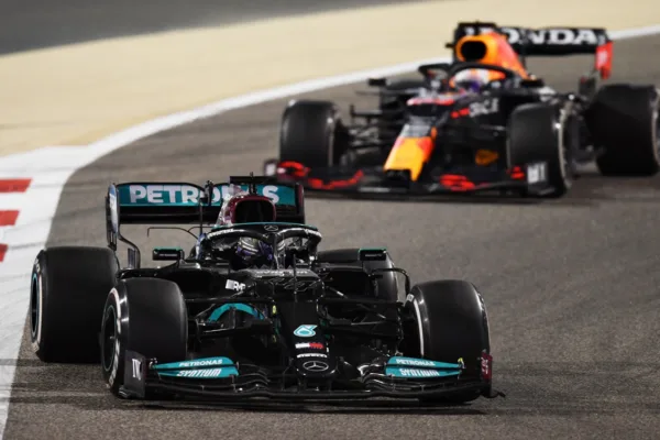 FOR SOCIAL21 lewis hamilton versus max verstappen round two in imola