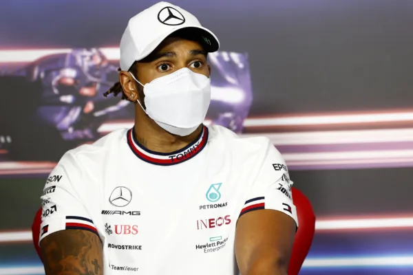 FOR SOCIALS21 lewis hamilton not giving up as max verstappen threatens to pull away
