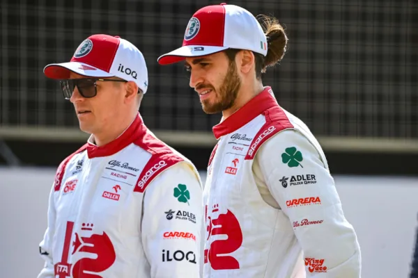 FOR SOCIALS21 antonio giovinazzi there are two sides to kimi raikkonen web
