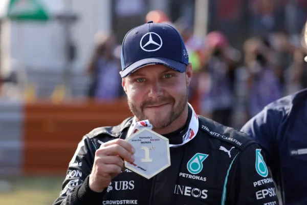 FOR SOCIALS21 valtteri bottas wins sprint race at monza as lewis hamilton pays for slow start