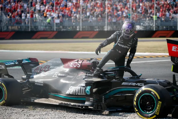 FOR SOCIALS21 lewis hamilton grateful after escaping max verstappen crash unscathed