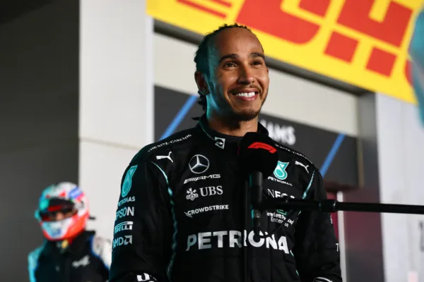 FOR SOCIALS22 lewis hamilton converts qatar pole but max verstappen limits damage