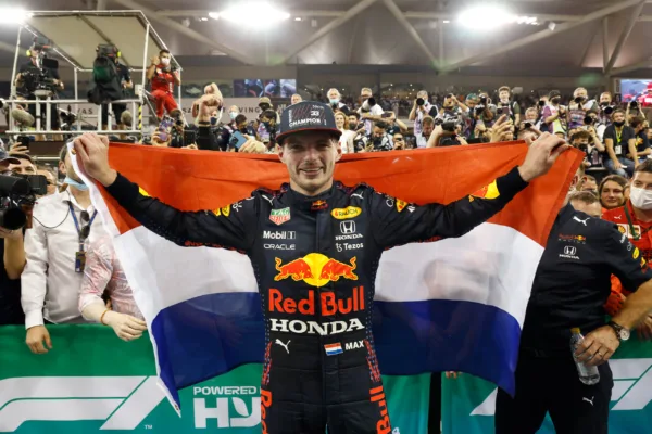 FOR SOCIALS22 max verstappen stuns lewis hamilton in breathless finish to gripping f1 title race