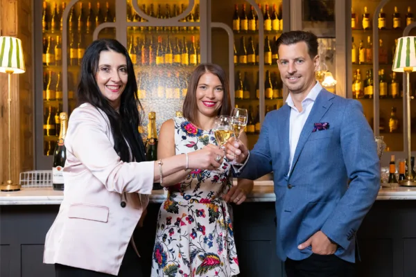 FOR SOCIALS22 taittinger partners with the formula 1 heineken grand prix