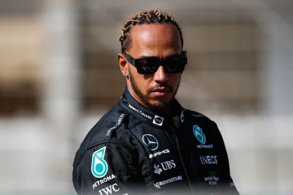 FOR SOCIALS22 lewis hamilton to change his name and include his mothers maiden name larbalestier