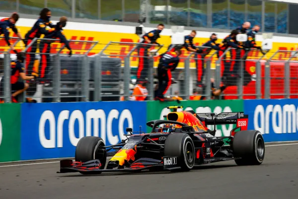 FOR SOCIAL20 Verstappen hails red bull mechanics hungary