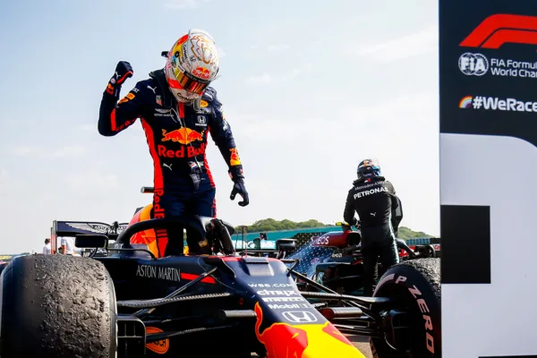 FOR SOCIAL20 Red bull boosted in title bid