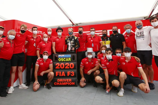 FOR SOCIAL20 Piastri claims F3 championship in Mugello