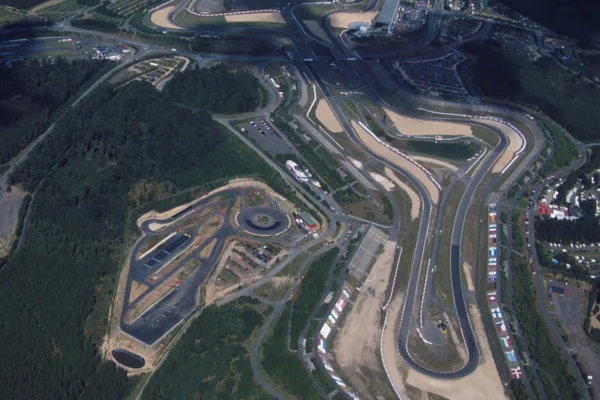 FOR SOCIAL20 What time eifel grand prix