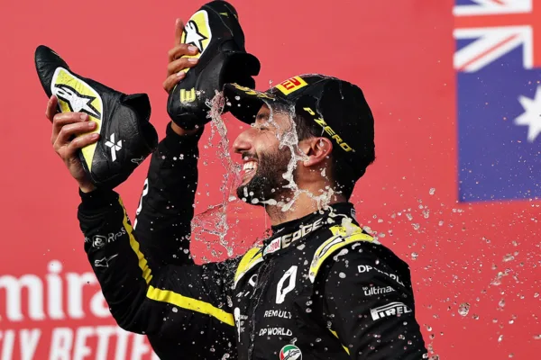 FOR SOCIAL20 Ricciardo returns to podium imola 2020