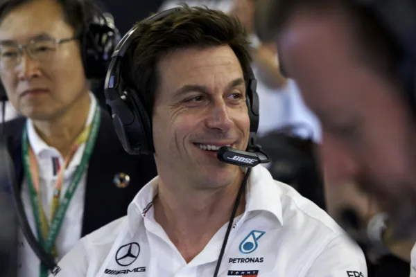 FOR Social20 Wolff rules out flirting with F1 new generation