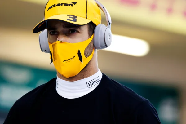 FOR SOCIAL21 no complaints for daniel ricciardo after mclaren debut bahrain gp