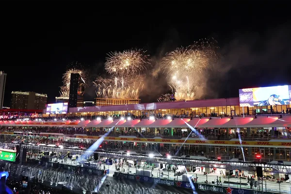 FOR HEADERS25 what time does the f1 las vegas grand prix 2025 start for australians