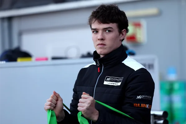 FOR HEADERS26 aussie duo set to lead fia formula 3 charge at albert park