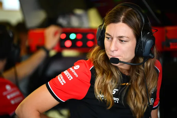 FOR HEADERS26 mueller and schmitz become first women to have albert park corner named in their honour