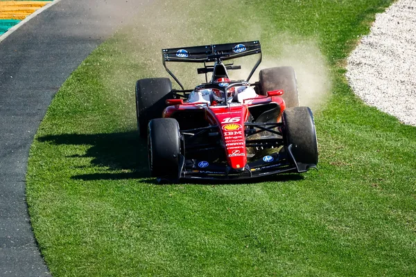 FOR HEADERS26 title fight intensifies as saturday qualifying looms at albert park