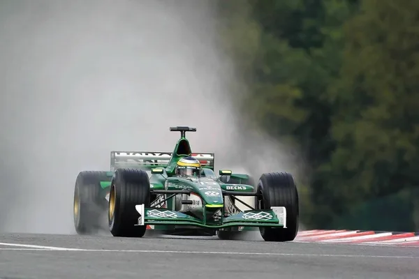 FOR HEADERS26 v10 scream returns to albert park for action packed thursday